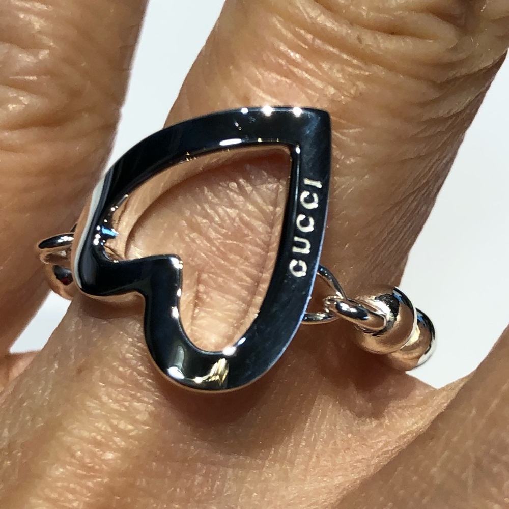 GUCCI Sterling Silver Toggle Heart Ring - Picture 3 of 8